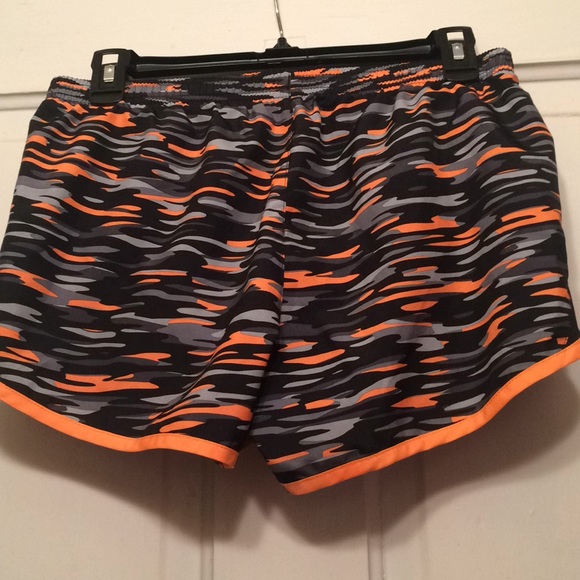 Nike running shorts - Picture 2 of 5